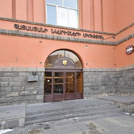 Armenak Apartment No 8, Abovyan Street Erevan Exterior foto