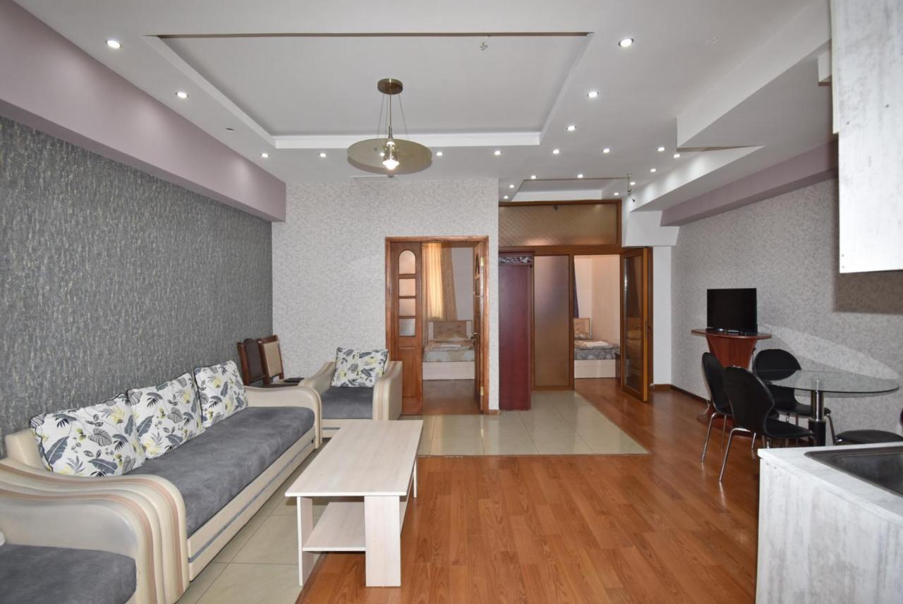Armenak Apartment No 8, Abovyan Street Erevan Exterior foto