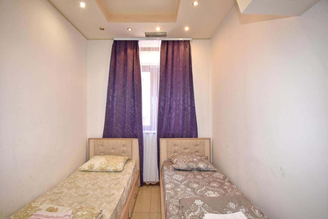 Armenak Apartment No 8, Abovyan Street Erevan Exterior foto